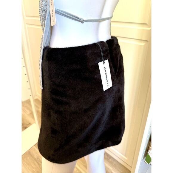 NWT WEWOREWHAT Faux Fur Black Mini Skirt.  Size 00 - Picture 3 of 12